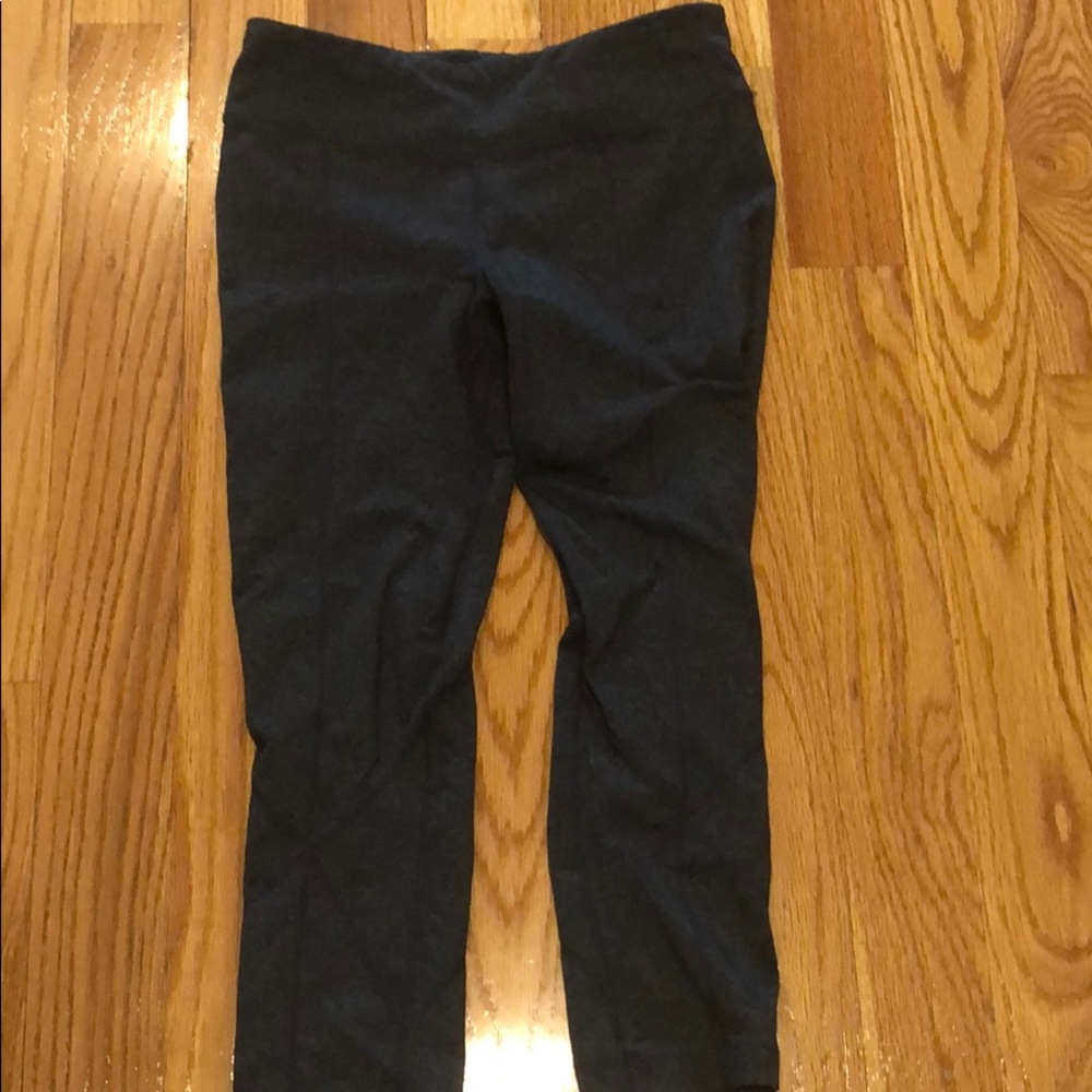 Gray yoga leggings